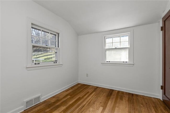 Building Photo - 255 Gilkeson Rd