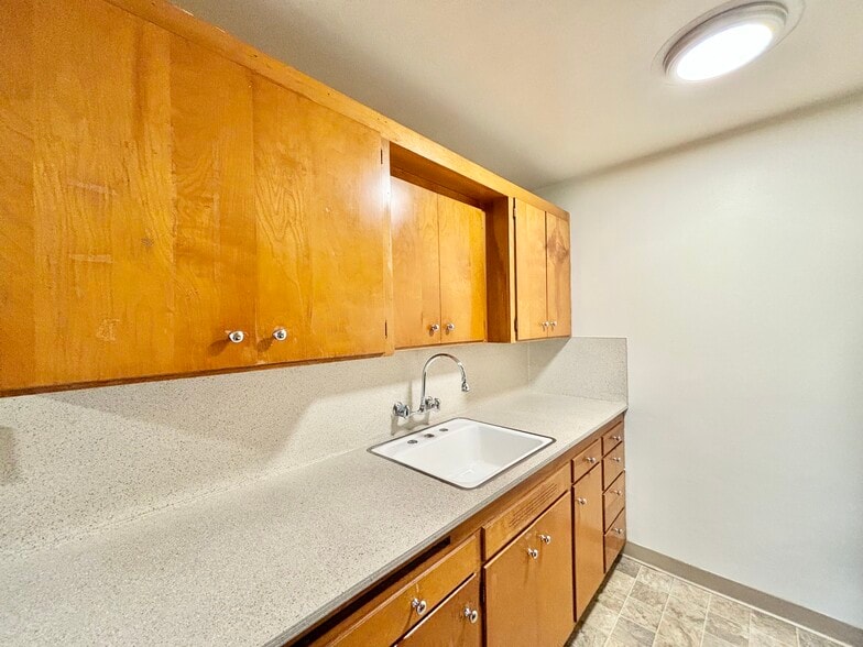 Building Photo - 1012 W Nickerson St