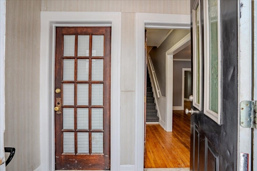 Building Photo - 913 Alter Rd