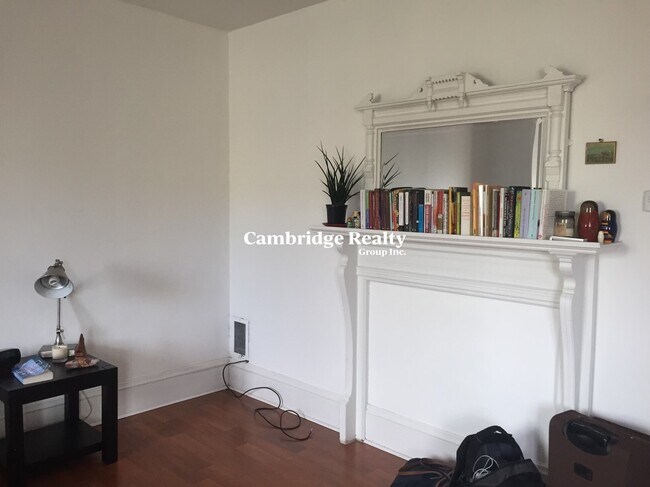 Building Photo - 24 Rossmore St