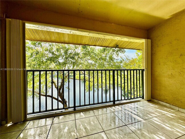 Building Photo - 15430 SW 82nd Ln