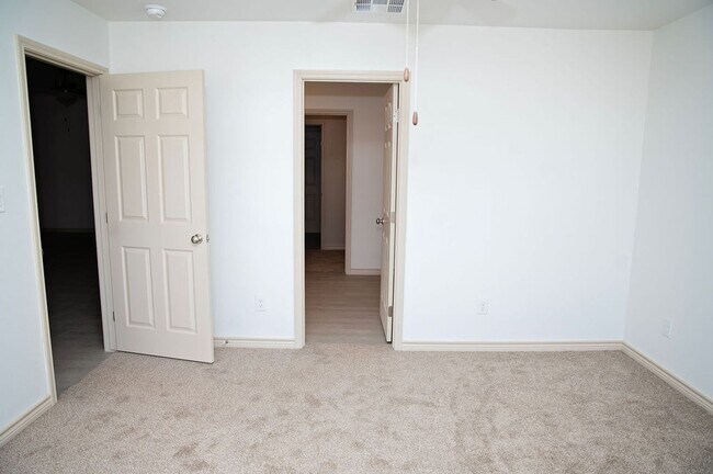 Building Photo - Now Leasing! New Silver Leaf Home with 3 B...