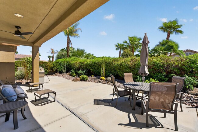 Building Photo - 60440 Juniper Ln