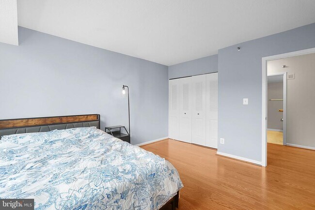 Building Photo - 3713 S George Mason Dr