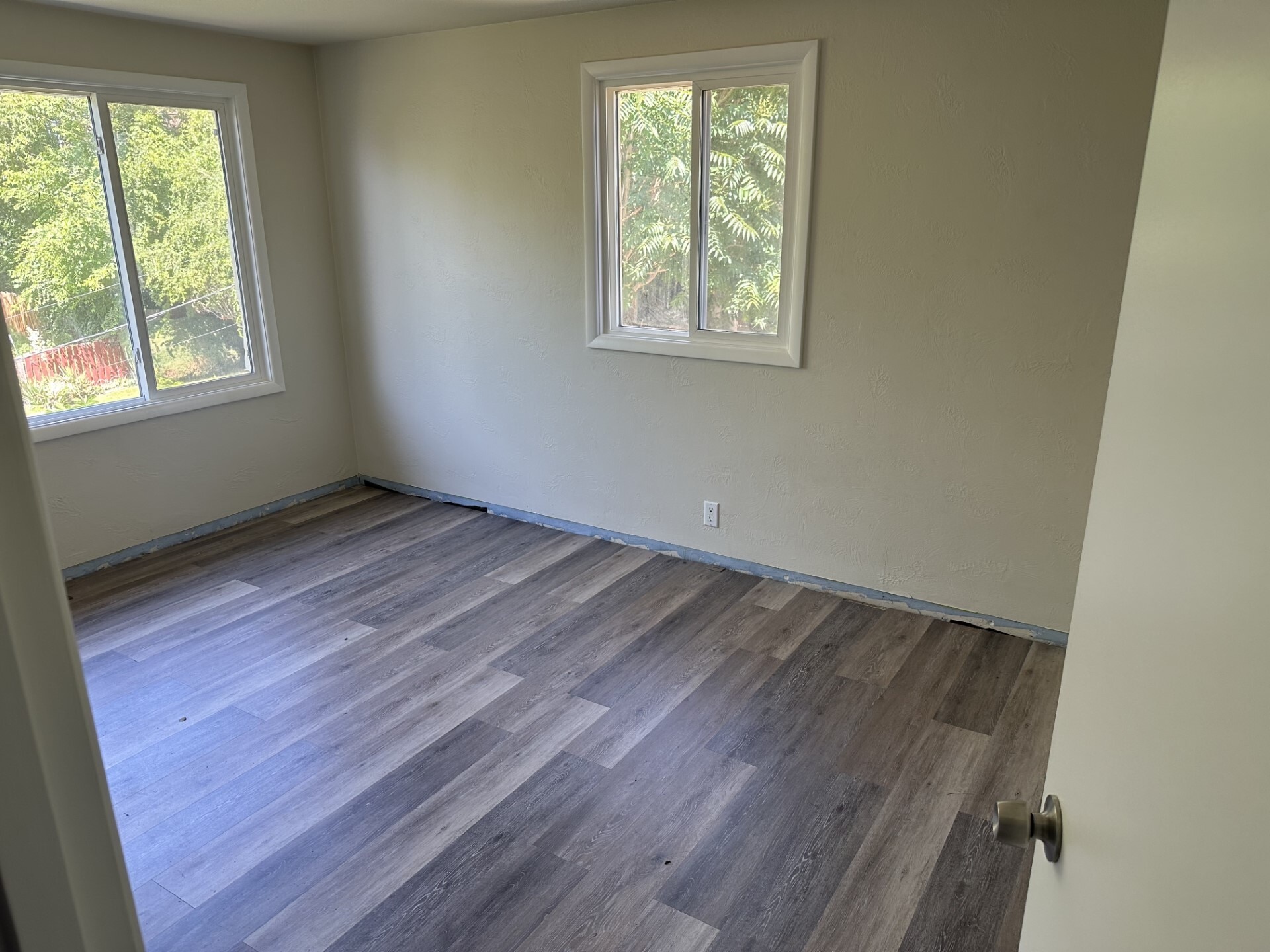 Building Photo - 1052 S Garden Dr