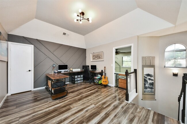 Building Photo - 12307 Lusterleaf Dr