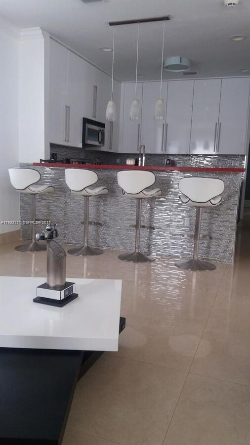 Building Photo - 7903 NW 111th Ct