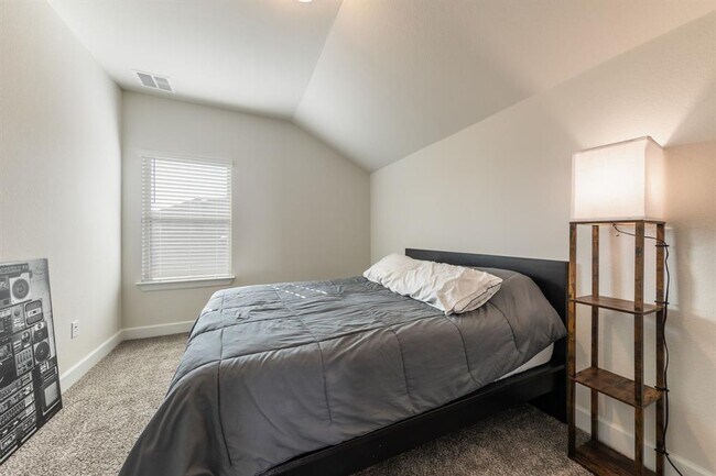 Building Photo - 2812 Sebring Cir