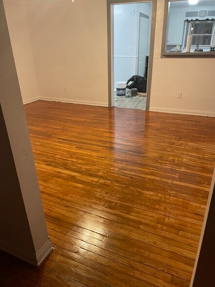 Living Room - 812 N Linn St