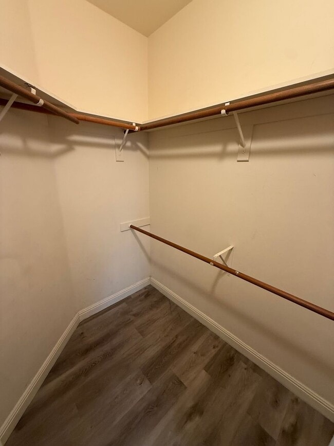 Building Photo - Elegant 3-Bedroom Home in Seven Oaks