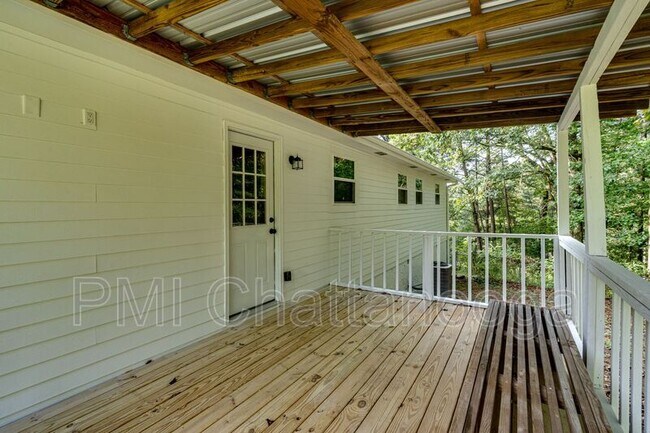 Building Photo - 876 Childress Hollow Rd