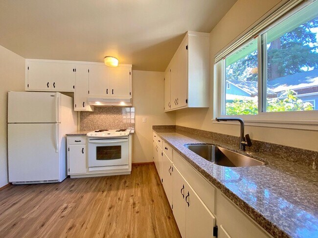 Building Photo - Beautifully Renovated 2-Bedroom Duplex Near Downtown Napa & Fuller Park