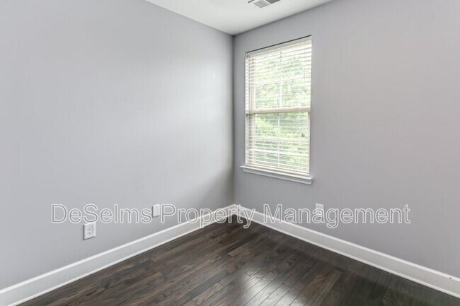 Building Photo - 5556 Prada Dr