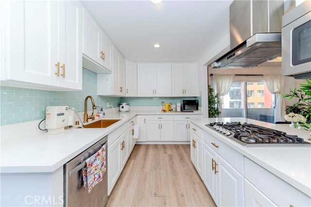 Building Photo - 358 S Gramercy Pl