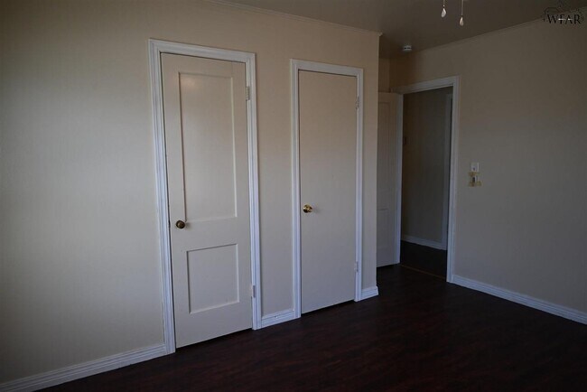 Building Photo - 4355 Boren Ave