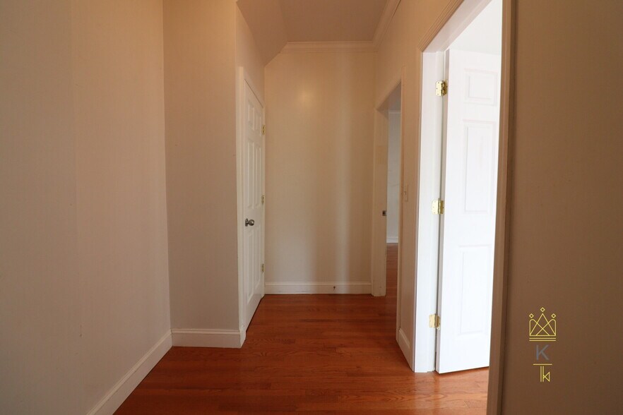 Building Photo - 22 Darling St