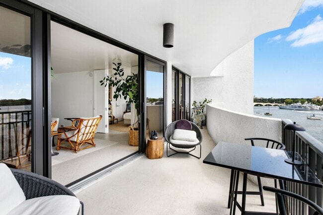 Building Photo - 1200 S Flagler Dr