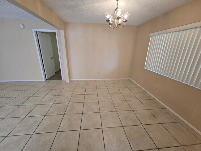 Building Photo - 1305 Andes Dr