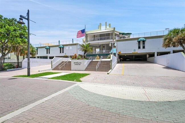 Building Photo - 111 Briny Ave