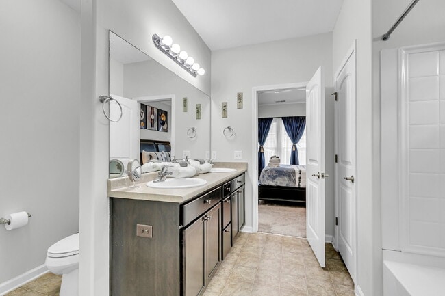 Building Photo - Cozy executive rental in Savannah highlands