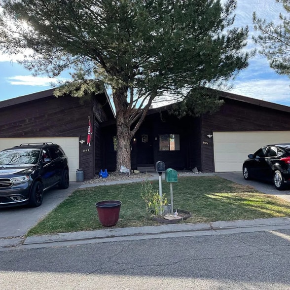 Primary Photo - 388 E Valley Cir