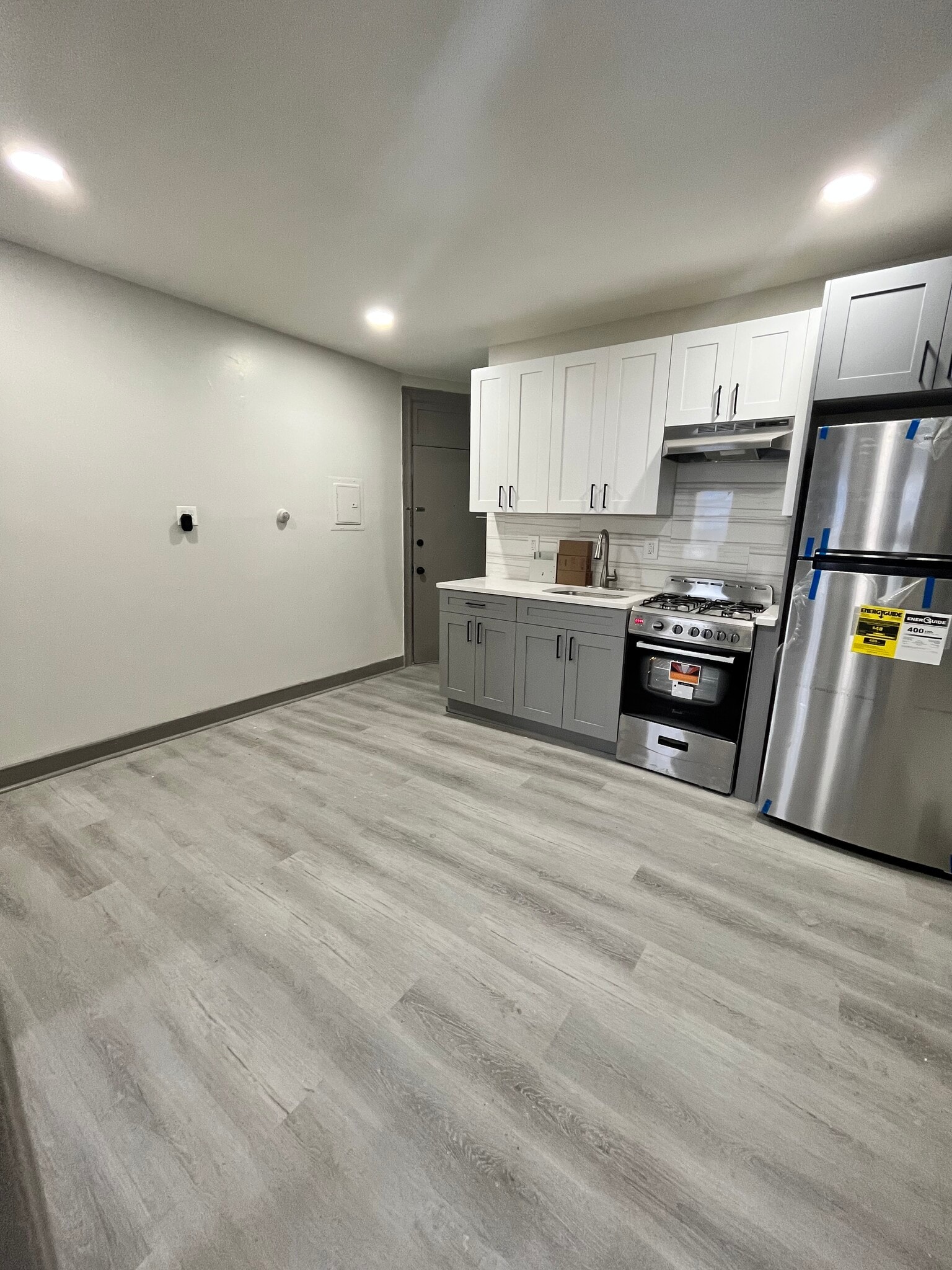 838 Communipaw Ave 1F - 818 Communipaw Ave