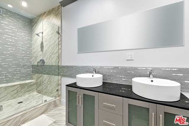 Building Photo - 817 Whittier Dr