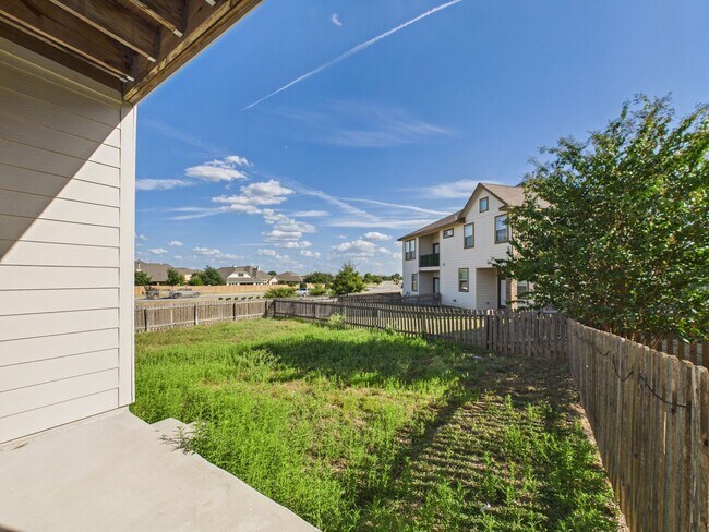 Building Photo - 2505 Meyer Cv