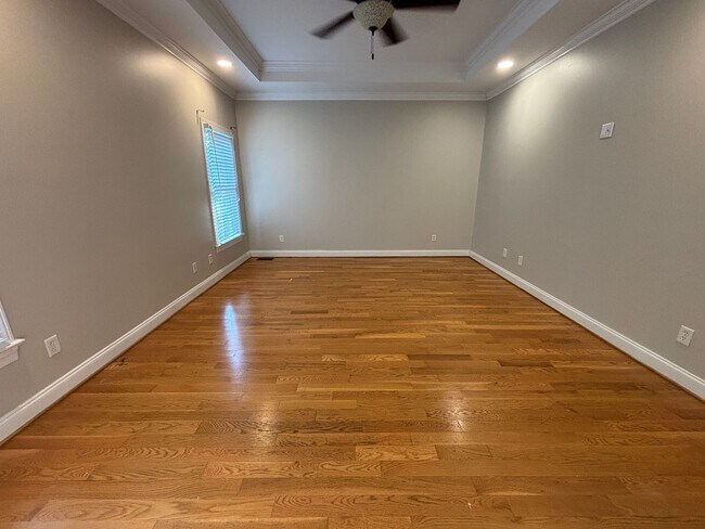 Building Photo - 522 Saint Helene Ct