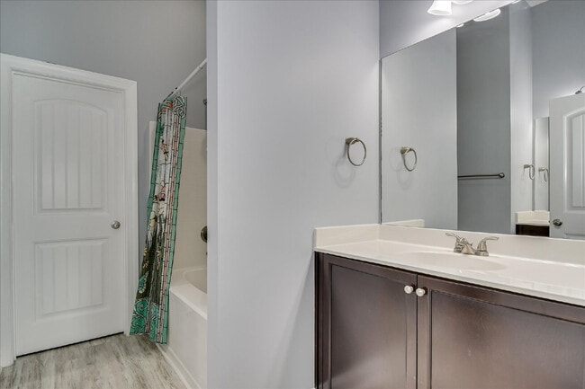 Building Photo - 665 Dunrobin Ln