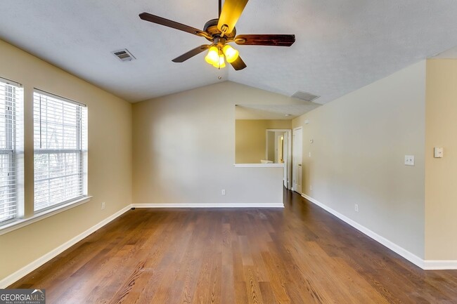 Building Photo - 2727 Manor Cove