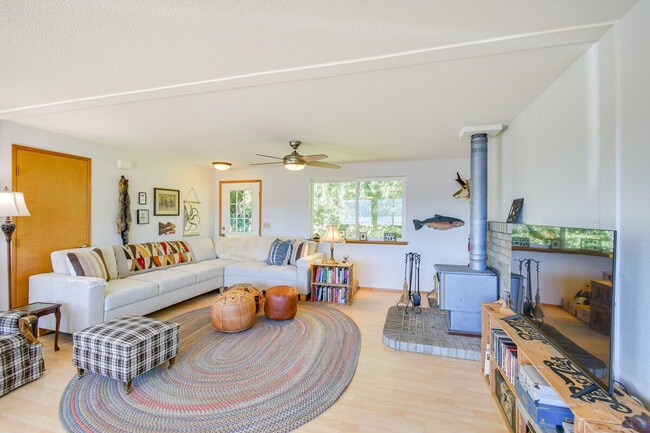 Building Photo - 131 N Mardell Ave