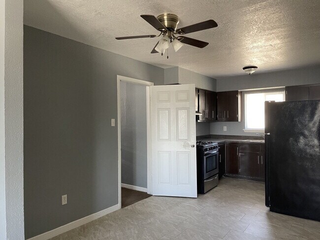 Building Photo - 8137 Staghorn Dr