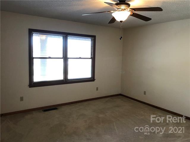 Building Photo - 117 Hillcrest Dr