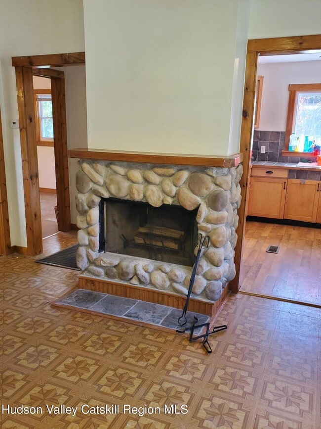 Building Photo - 2 Lakeview Terrace