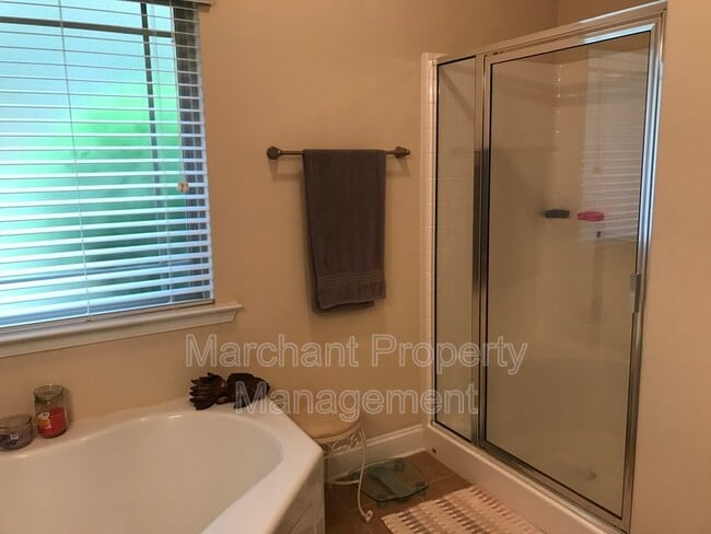 Building Photo - 500 Airdale Ln