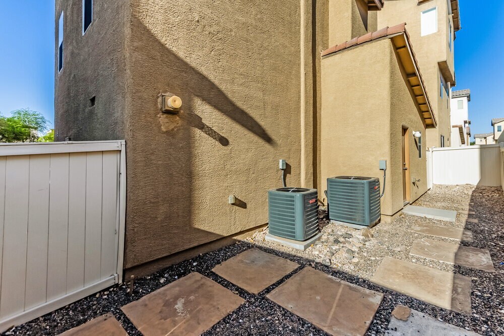 Building Photo - 1300 Sand Castle Ave