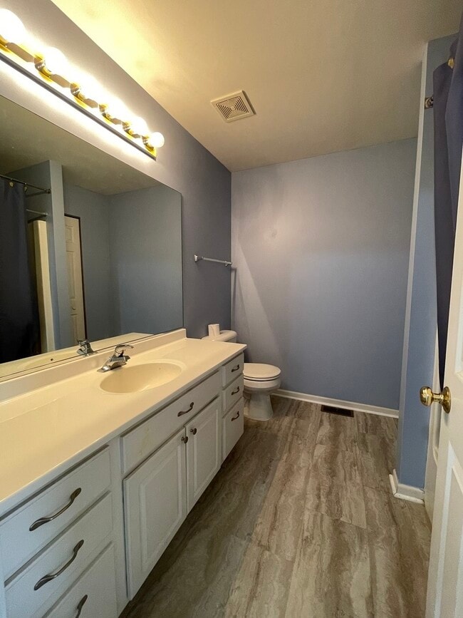 Building Photo - 31608 TallGrass Ct
