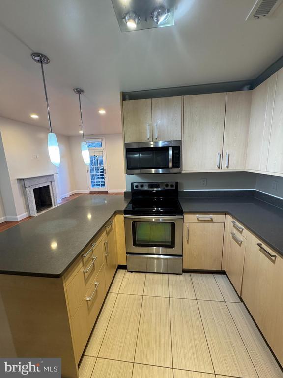 Building Photo - 1029 St Paul St