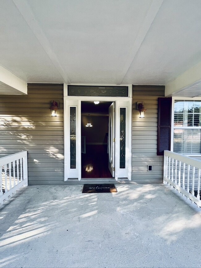 Building Photo - 273 Hollywood Forest Dr