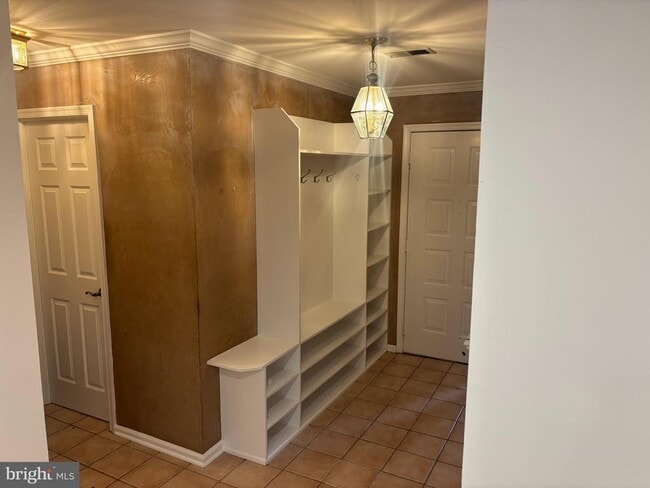 Building Photo - 120 Eaton Dr