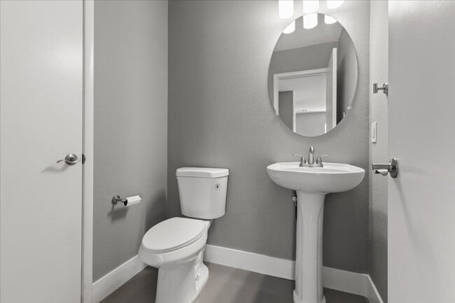 Building Photo - Fabulous Home!