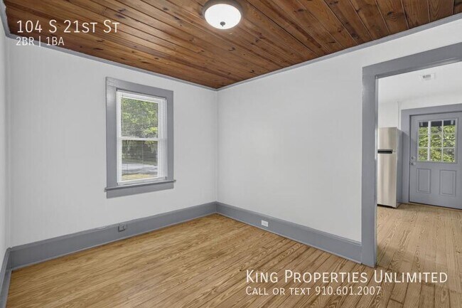 Building Photo - 104 S 21st St