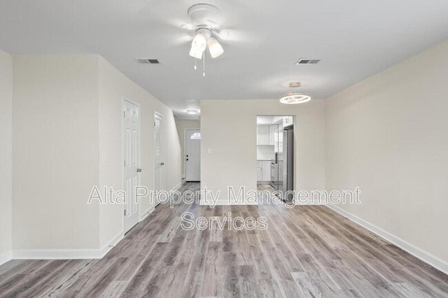 Building Photo - 11357 Bedford Oaks Dr