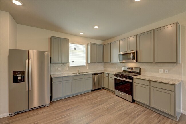 Building Photo - 13856 Goldeye Dr