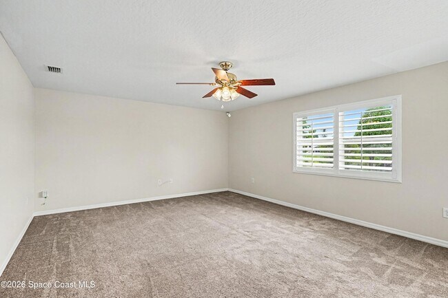 Building Photo - 5353 Outlook Dr