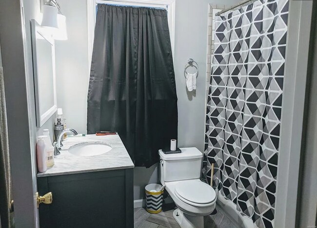 Building Photo - 22 W Cromwell St