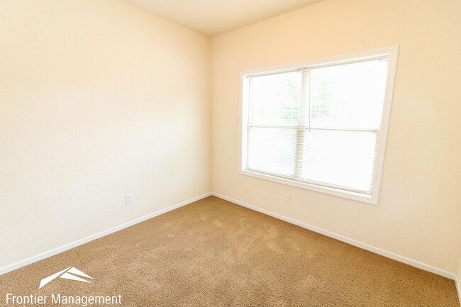 Building Photo - 914 Vattier Street