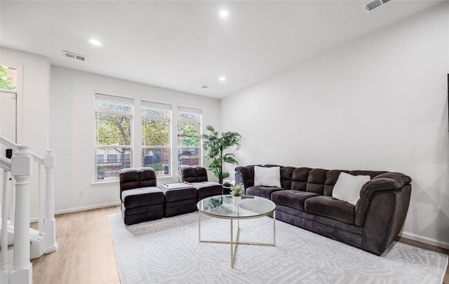 Building Photo - Updated 2BD, 2.5BA Townhome in Centennial ...