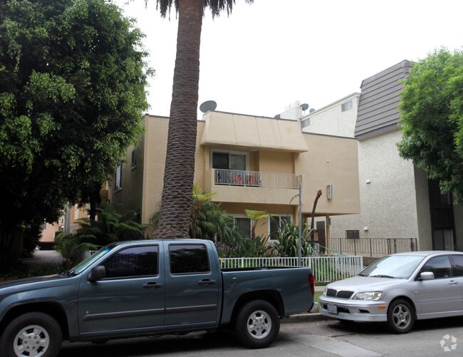 Building Photo - 11652 Kiowa Ave